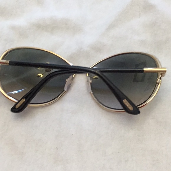 Tom Ford - Picture 3 of 3